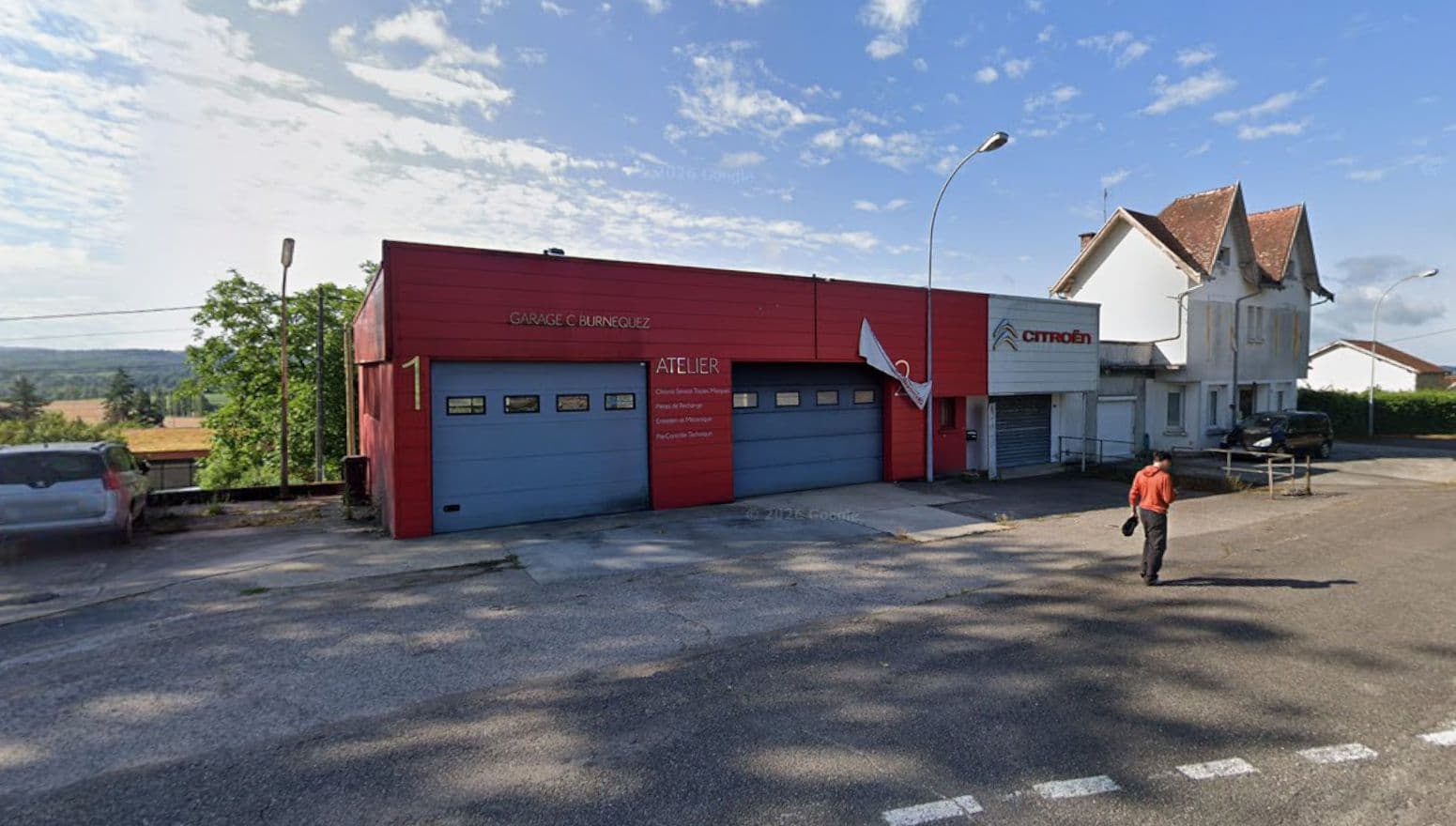 Transformation du Garage en restaurant contemporain à Saint-Vit — vue 1